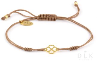 Bransoletka - Beżowy sznurek ze złotą koniczynką w serduszka